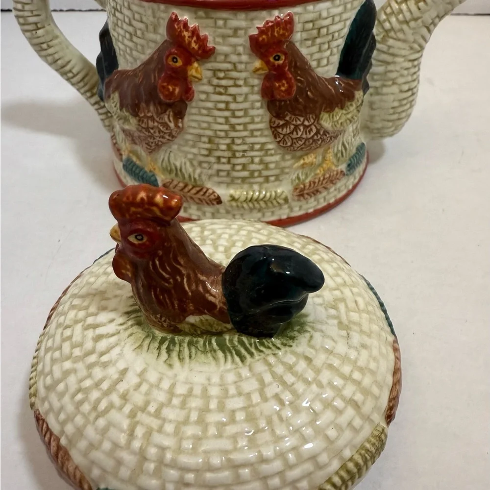 Arket MWW Market Roosters/Small Teapot Creamer